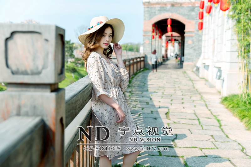 女装汉口里外景拍摄